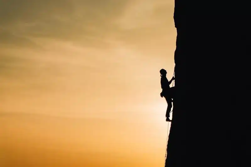 Via ferrata en France parcours en montagne avec câbles et échelles